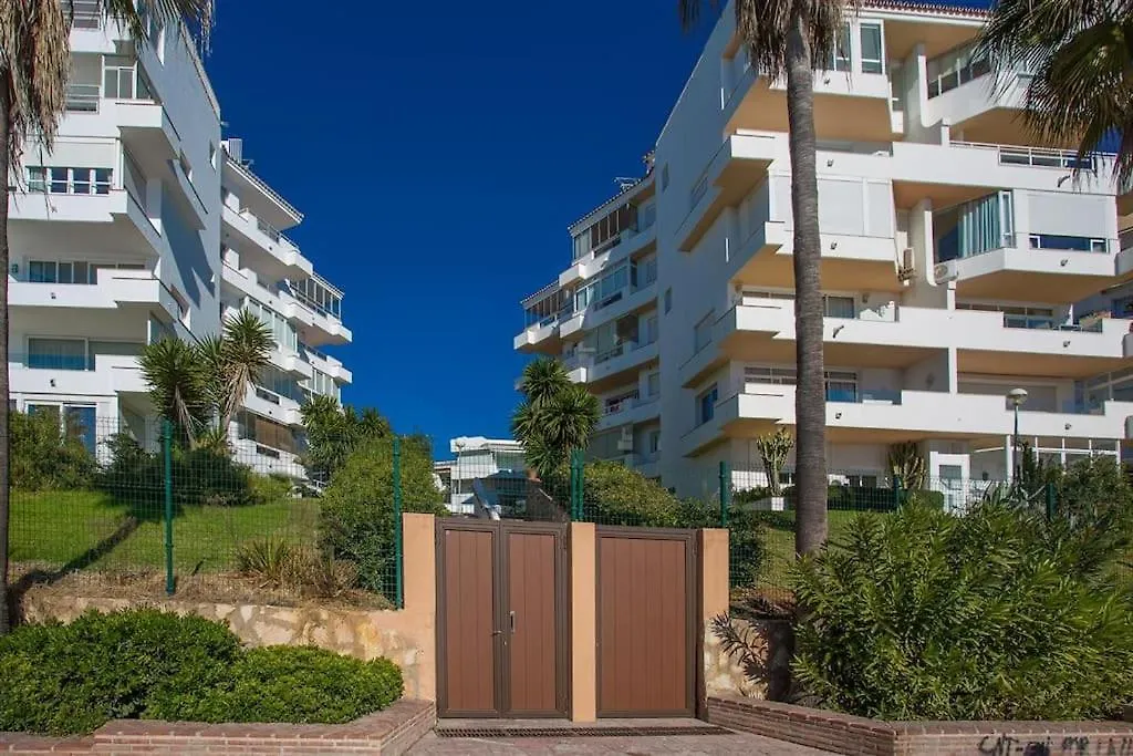 Beachfront Apartment In 마르베야