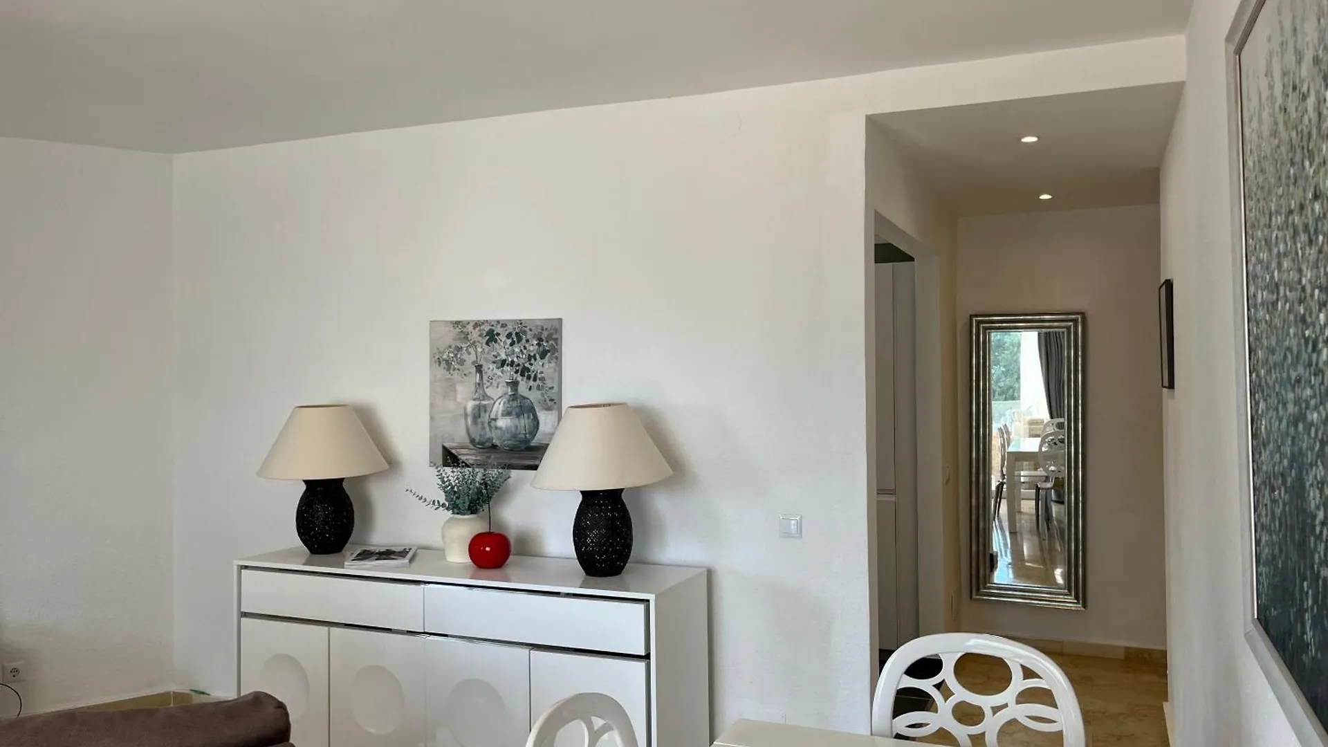 Beachfront Apartment In 마르베야