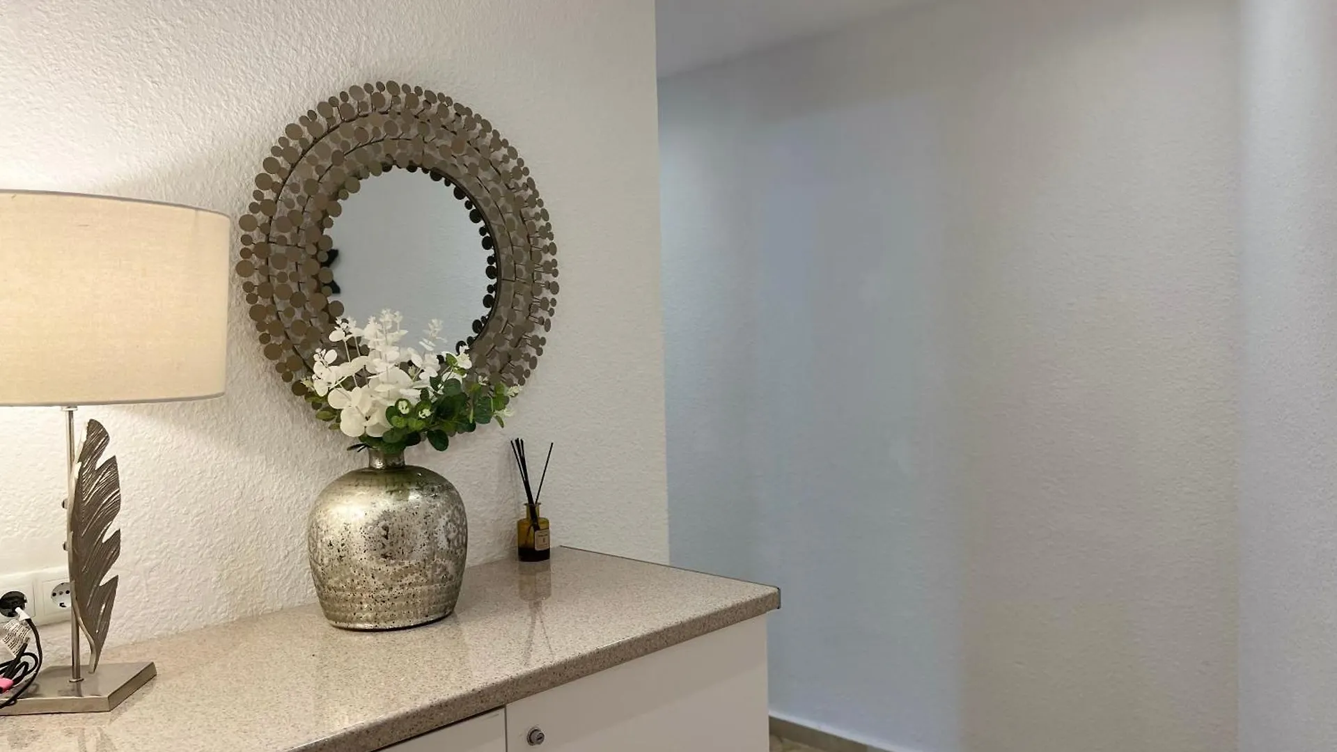 Beachfront Apartment In 마르베야