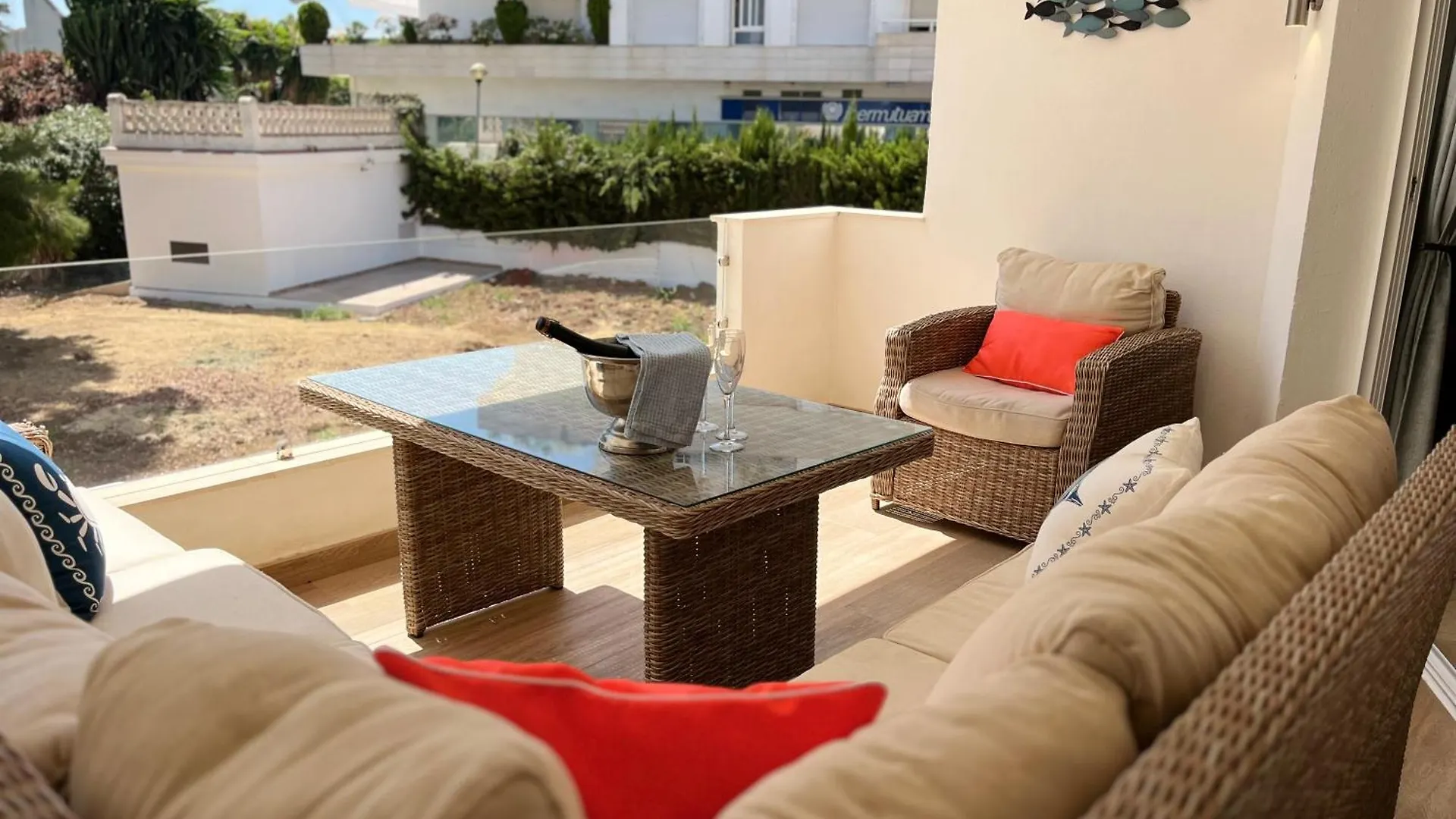 Beachfront Apartment In 마르베야