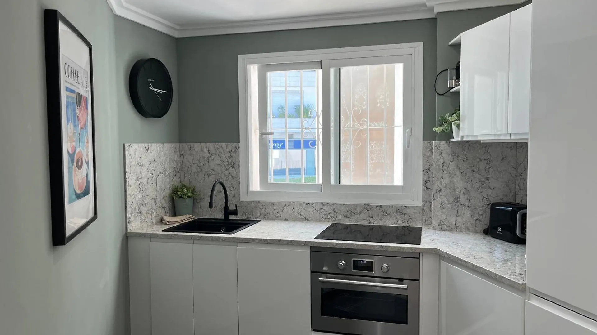 Beachfront Apartment In 마르베야 0*,  스페인